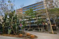 Quiet modern 2 bed apartment with Balcony, Pool and Free Parking - B&B Barcellona