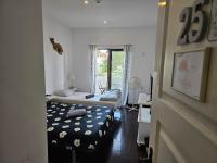 Dreibettzimmer mit Gemeinschaftsbad