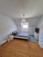 Camera Matrimoniale con Bagno in Comune 