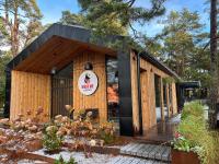 Comfy Albatross apartment with a balcony by the sea - B&B Ķesterciems