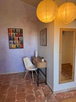 Grand studio centre Vias historique - B&B Vias