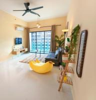 Banana Sunshine House-Light up your mood -8pax - Bed and Breakfast Malakka