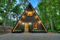 Romantic A-Frame Cabin w Firepit, Patio, Fireplace, Games in Blue Ridge Mountains - B&B Morganton