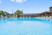 Roark Home Suites - Branson Landing, Gym, Indoor Pool - B&B Branson