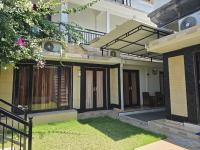 Keramas Selukat Guest House - B&B Curahmas