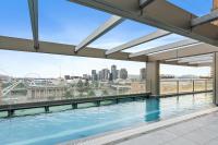 Central 2 bed 2 bath Parking - Bed and Breakfast Brisbane
