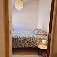 Petit mas en pierre, l'art du charme Authentique - Ferienwohnung Entrechaux