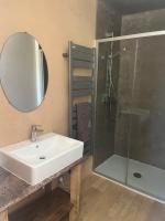 Gite les 4 Saisons - maison de vacances 9 personnes - Chambres d’hôtes Ombre