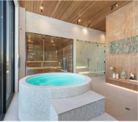 Modern Luxe 2BR Escape, City Views, 1 stop to NYC - B&B Newark