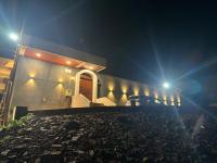 Casa Oceanus - Sea Facing Forest View Room - Ganpatipule - B&B Nevra