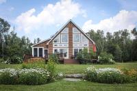 Gingerbread House on Mooselookmeguntic Lake - B&B Rangeley