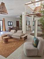 Magnifique villa moderne avec jardin et piscine privée - B&B Ngaparou