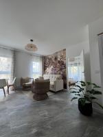 Apartamenty Szmaragdowy i Perłowy- Dworska 27A - Chambres d'hôtes Gdańsk