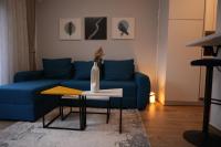 Bright and New Apartment - Free Garage Parking - Ferienwohnung Pristina