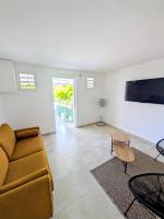 T3-Les Gites Marlok-Piscine-1 ou 2Ch - Bed and Breakfast Sainte-Anne