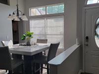 Minutes to Beach, Mayo Clinic, Hot Tub, King Bed, Free PPV - Chambres d'hôtes Jacksonville