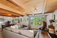 Yama Cabin - 5 min walk to the village, EV plug, hot tub, kid & pet friendly - B&B Lake Arrowhead