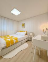 Ttukseom Station 6 minutes,Airport Bus 9 minutes,Seongsu,Seoul Forest,Myeongdong,Gwangya,Lotte World,KSPO - B&B Seúl