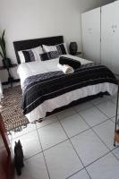 A Stone's Throw away - B&B Cape Town