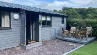 2 bedroom modern cabin near snowdonia national park - Chambres d'hôtes Llanwnda