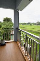 Serene Stay Balcony Ricefield - Ferienwohnung Kuring