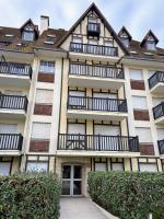 Ambiance marine, bel appartement avec vue mer, balcon, piscine et tennis - Chambres d'hôtes Cabourg