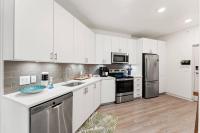 Guest Favorite 8th Floor King Suite Pet OK - B&B Jacksonville