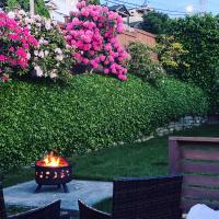 Garden Retreat • Deck Dining + Fire Pit - B&B Seattle