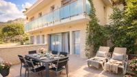 Tranquil Duplex Sitges, sea views, private parking, terrace - Bed and Breakfast Sitges