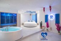 Suite romantique Santorini avec Balnéo & Sauna - B&B Pézenas