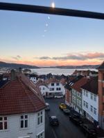 Nice and central apartment in Sandviken with sea view - B&B Bergen