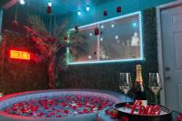 Romantic Hot Tub Escape Discreet & Private - Bed and Breakfast Tucson