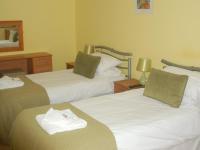 Twin Room with Private Bathroom