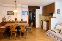 Casa a Penia-Alba a 2 minuti da impianti funivia - Bed and Breakfast Penia