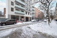 Bright AC Studio with Parking Next to Manufaktura by Noclegi Renters - Chambres d'hôtes Łódź