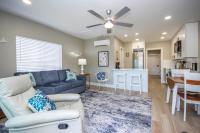 Relax & Unwind 1BR Near Beach Colony Inn 41 - Bed and Breakfast Sanibel