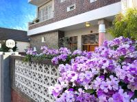 朗香洋房 台南安平民宿2-12人包棟 - B&B Tainan