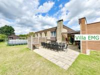 Ferienhaus Villa EMG Saerbeck nah Münster Riesenbeck Osnabrück mit Pool, Sauna, Garten für Familien Gruppen bis 23 Personen - B&B Saerbeck