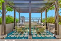 Chic Downtown Miami 2BR City Views Rooftop Pool - Bed and Breakfast Miami