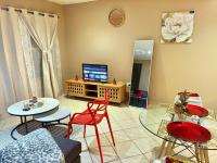 Apartment with Breathtakingly Beautiful Lake Views - Bed and Breakfast Pretoria