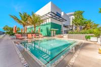Chic Downtown Miami 2BR City Views Rooftop Pool - Bed and Breakfast Miami