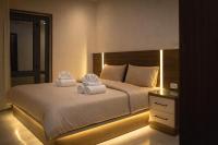 Pyramids View Terrace Queen Room