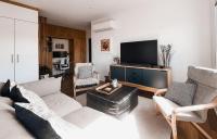 Kowhai Cabin - Serene Scandi Escape in Hokitika - B&B Hokitika