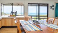 Peter's Cottage - A Coastal Gem In Historic 1770 - Ferienwohnung Seventeen Seventy