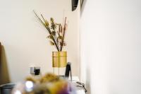 Sleeps 13, Free Parking, Near Etihad & C0-0P Live, 4BR - B&B Manchester