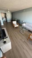 Canal-front two-bedroom condo near Sunny Isles - Chambres d'hôtes North Miami Beach