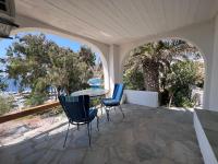 Hilltop house - B&B Kimolos