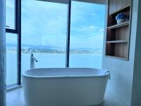 Executive Bay View A La Carte Hạ Long - B&B Hạ Long