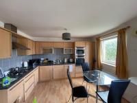 ARI Westhill Queens road lovely Non smoking- No party Workers Apt - B&B Aberdeen