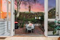 Richmond Royale walk to the MCG Swan St & Bridge Road - B&B Melbourne